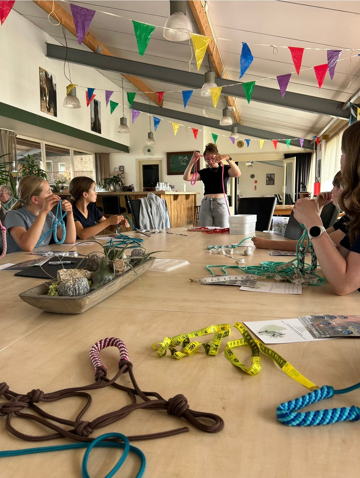 Workshop deluxe- Touwhalster + neusband knopen (locatie naar keuze)